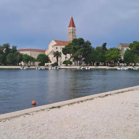 Ciovo بيت للعطل تروغير